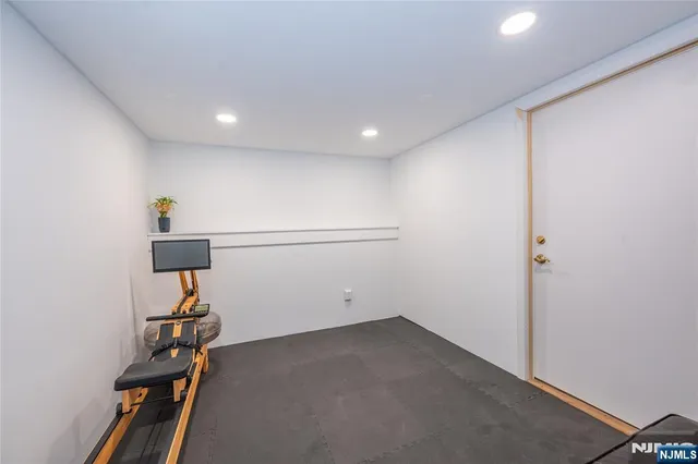 $575,000 | 7 Carlson Place, Lake Hiawatha, NJ 07034