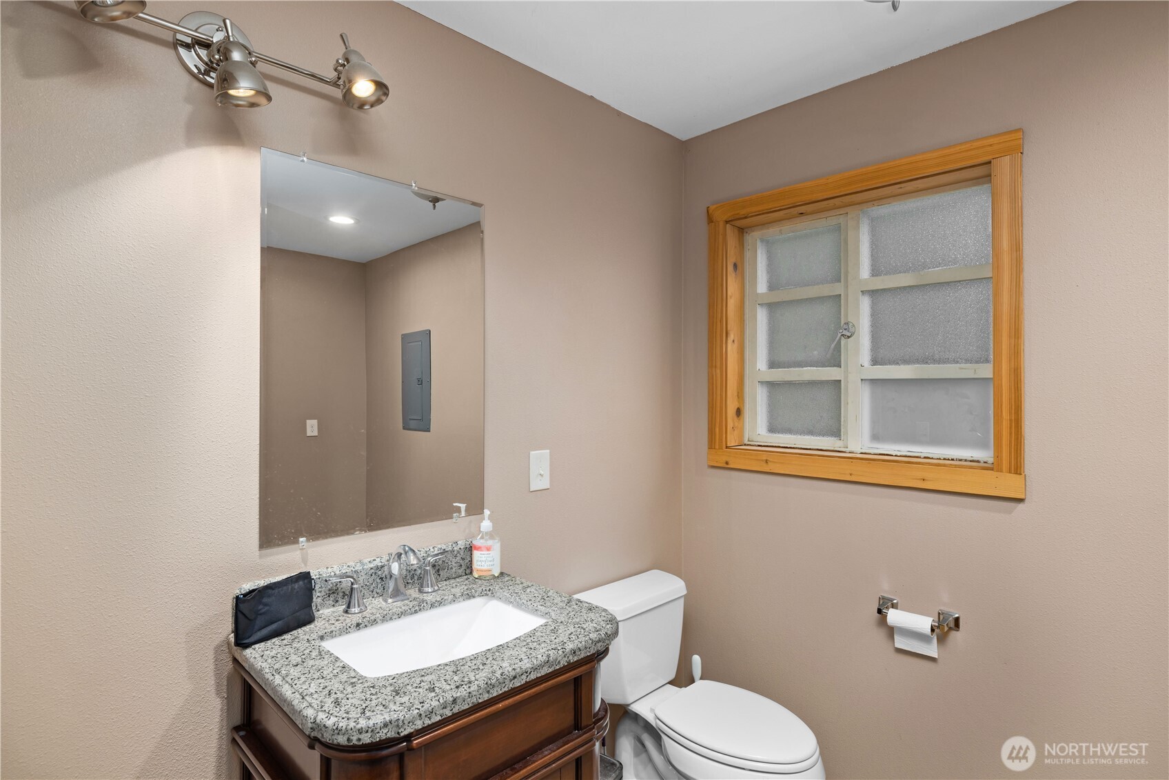 27272 Big Valley Road Northeast Poulsbo, WA 98370 - Photo 11 of 32