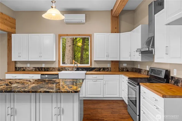 $695,000 | 27272 Big Valley Road Northeast, Poulsbo, WA 98370