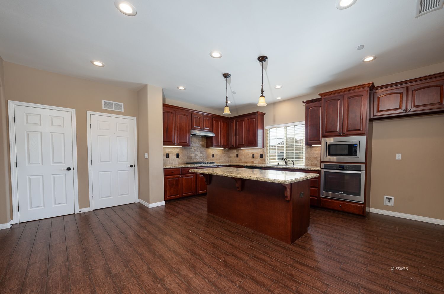 104 Rancho Del Cerro Ridgecrest, CA 93555 - Photo 8 of 36