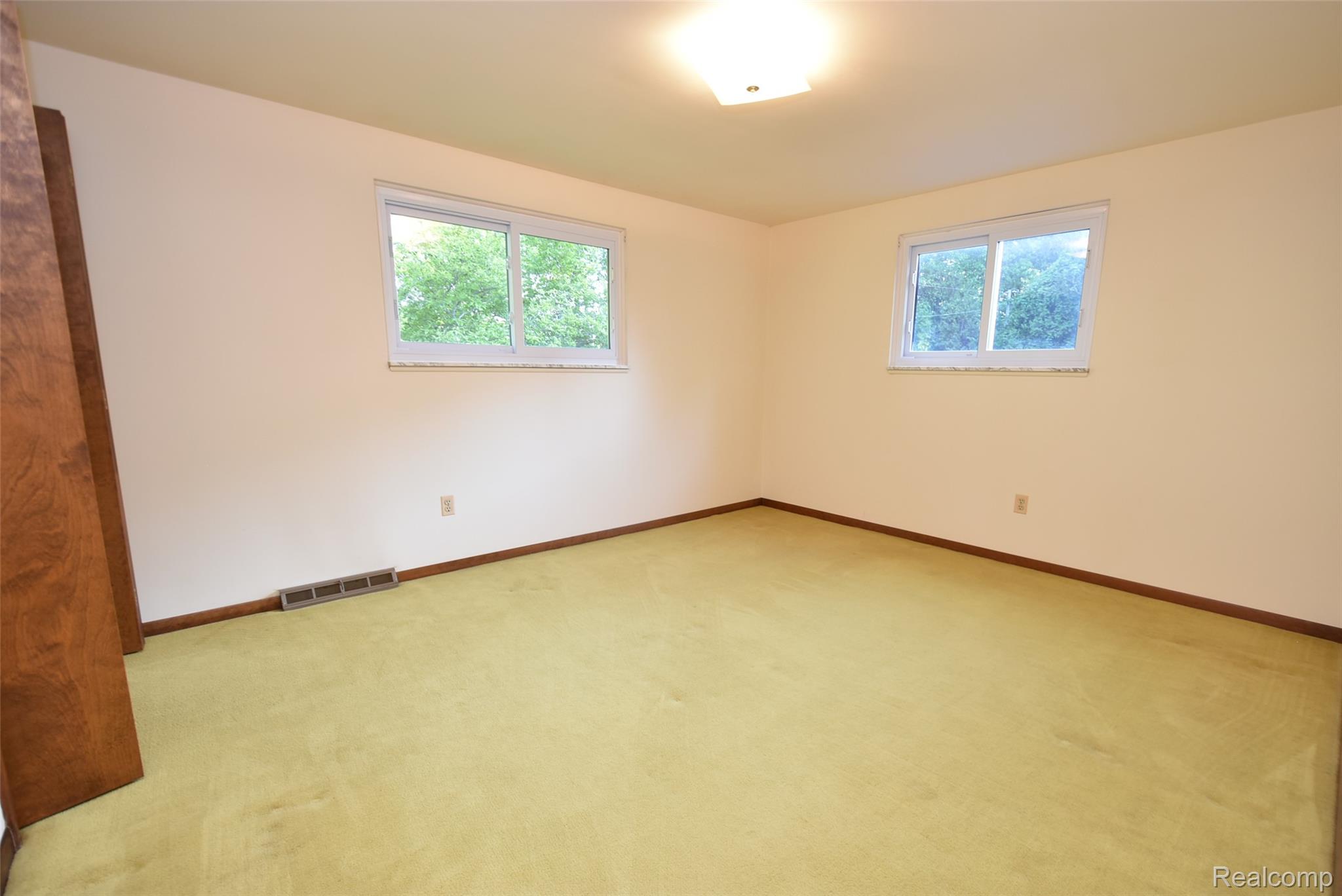 2356 Rochester Road Leonard, MI 48367 - Photo 25 of 40 DSC_9991.JPG