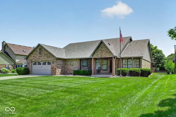 $299,900 | 824 Westgate Drive, Anderson, IN 46012