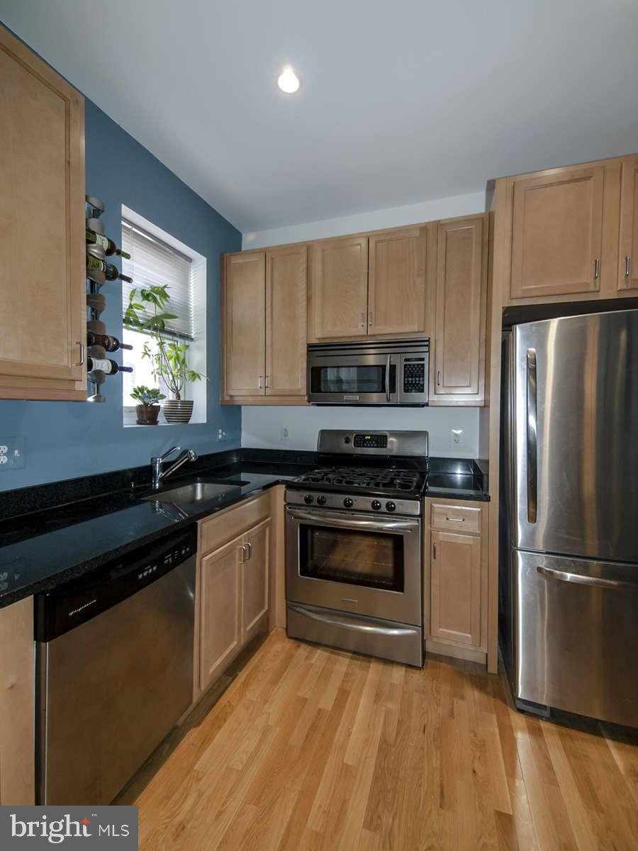 1440 Columbia Road Northwest, Unit 303 Washington, DC 20009 - Photo 5 of 12 Kitchen