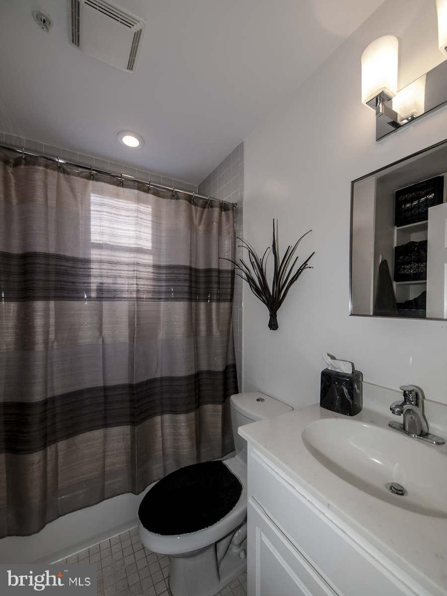 1440 Columbia Road Northwest, Unit 303 Washington, DC 20009 - Photo 8 of 12 Bath