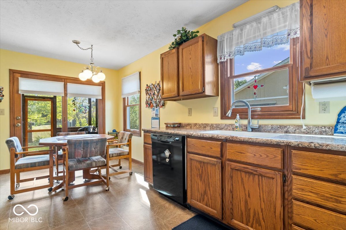 8165 Ehlerbrook Road Indianapolis, IN 46237 - Photo 13 of 28