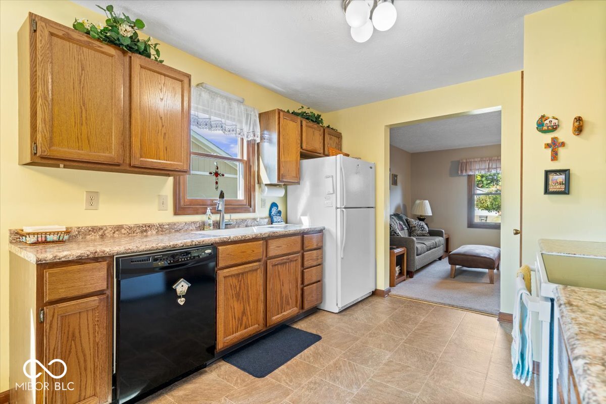 8165 Ehlerbrook Road Indianapolis, IN 46237 - Photo 10 of 28