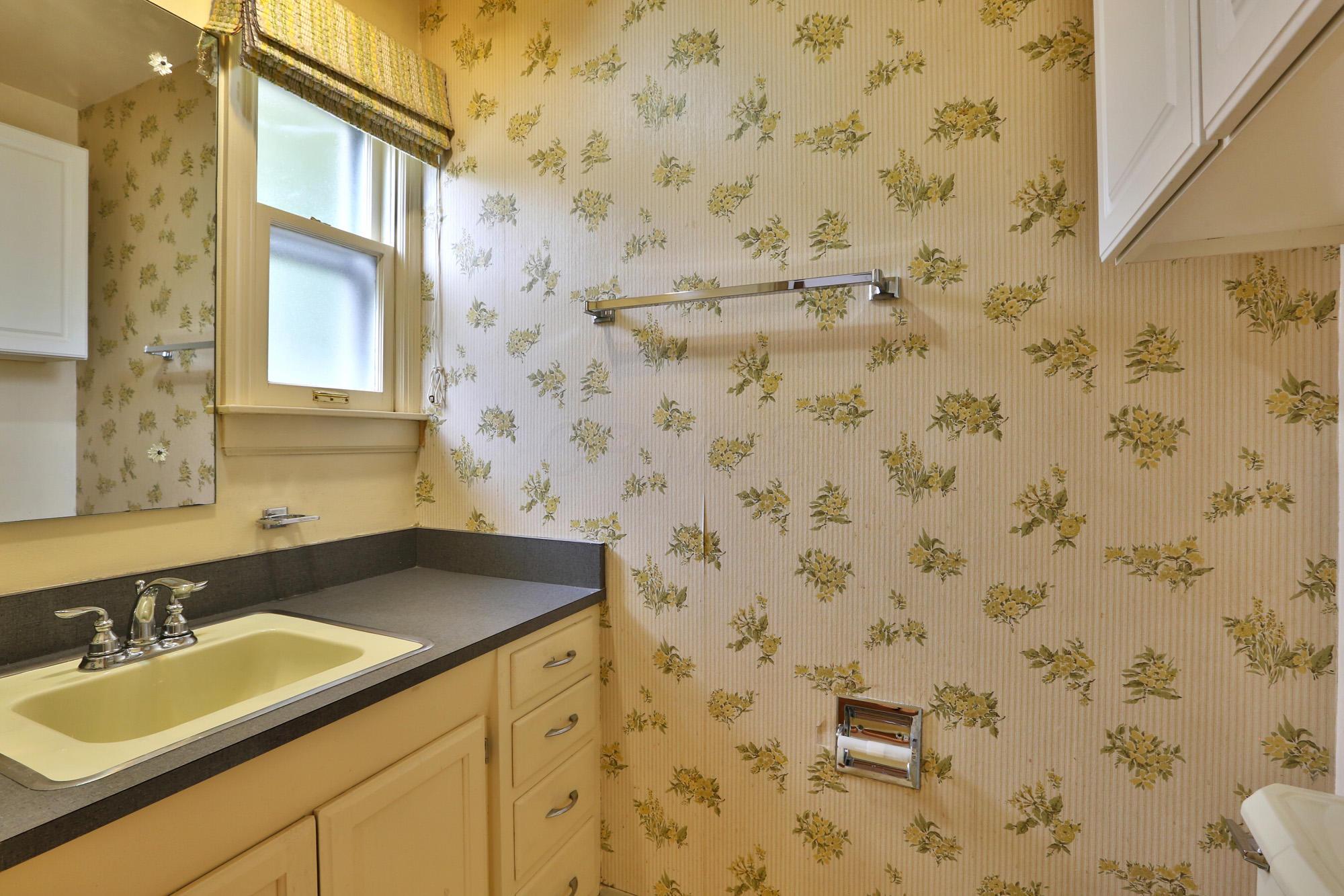 1892 Inchcliff Road Columbus, OH 43221 - Photo 21 of 37