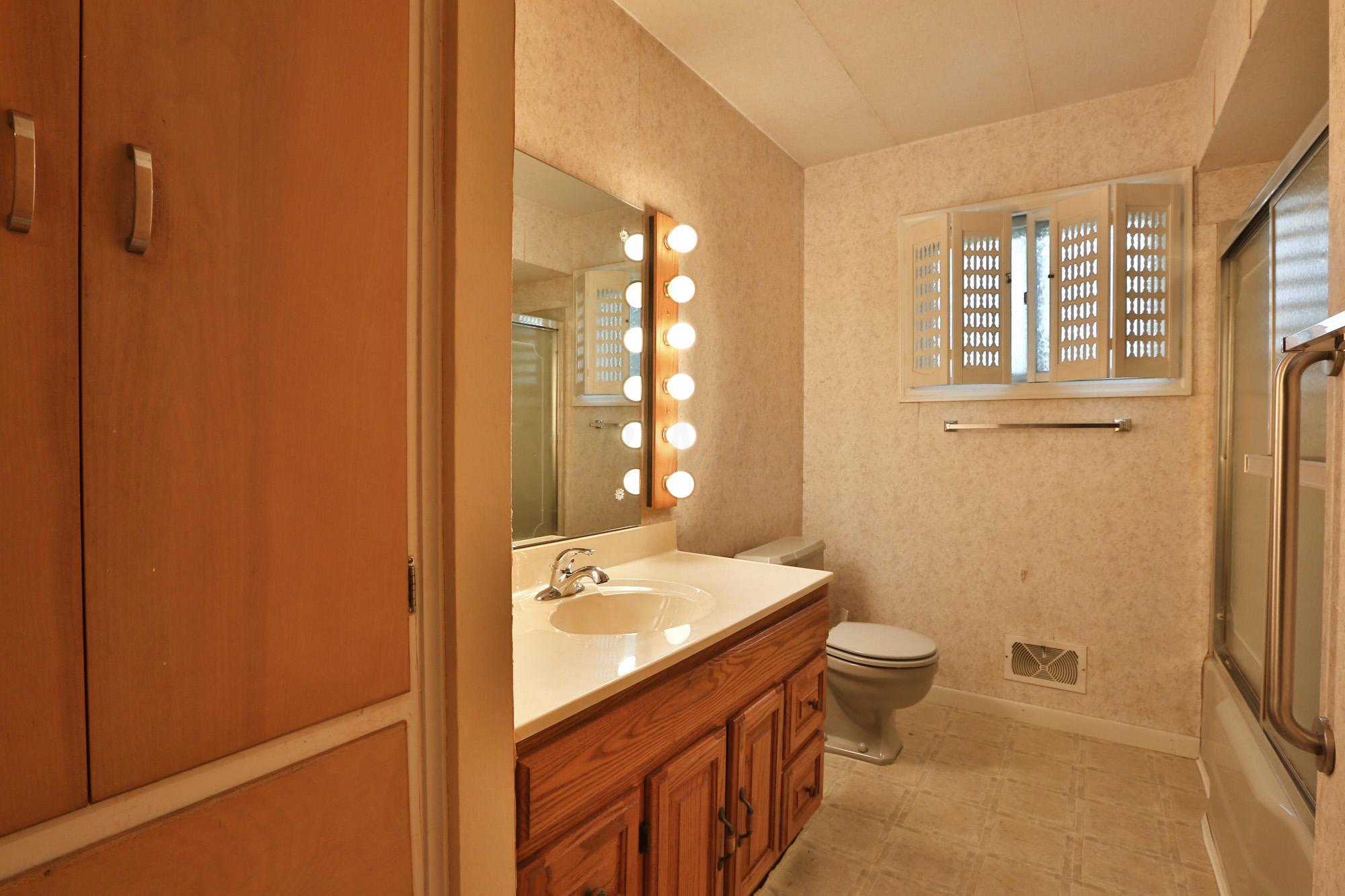 1892 Inchcliff Road Columbus, OH 43221 - Photo 23 of 37