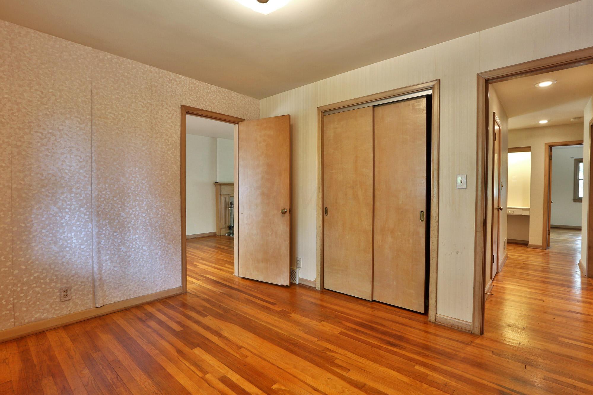 1892 Inchcliff Road Columbus, OH 43221 - Photo 26 of 37