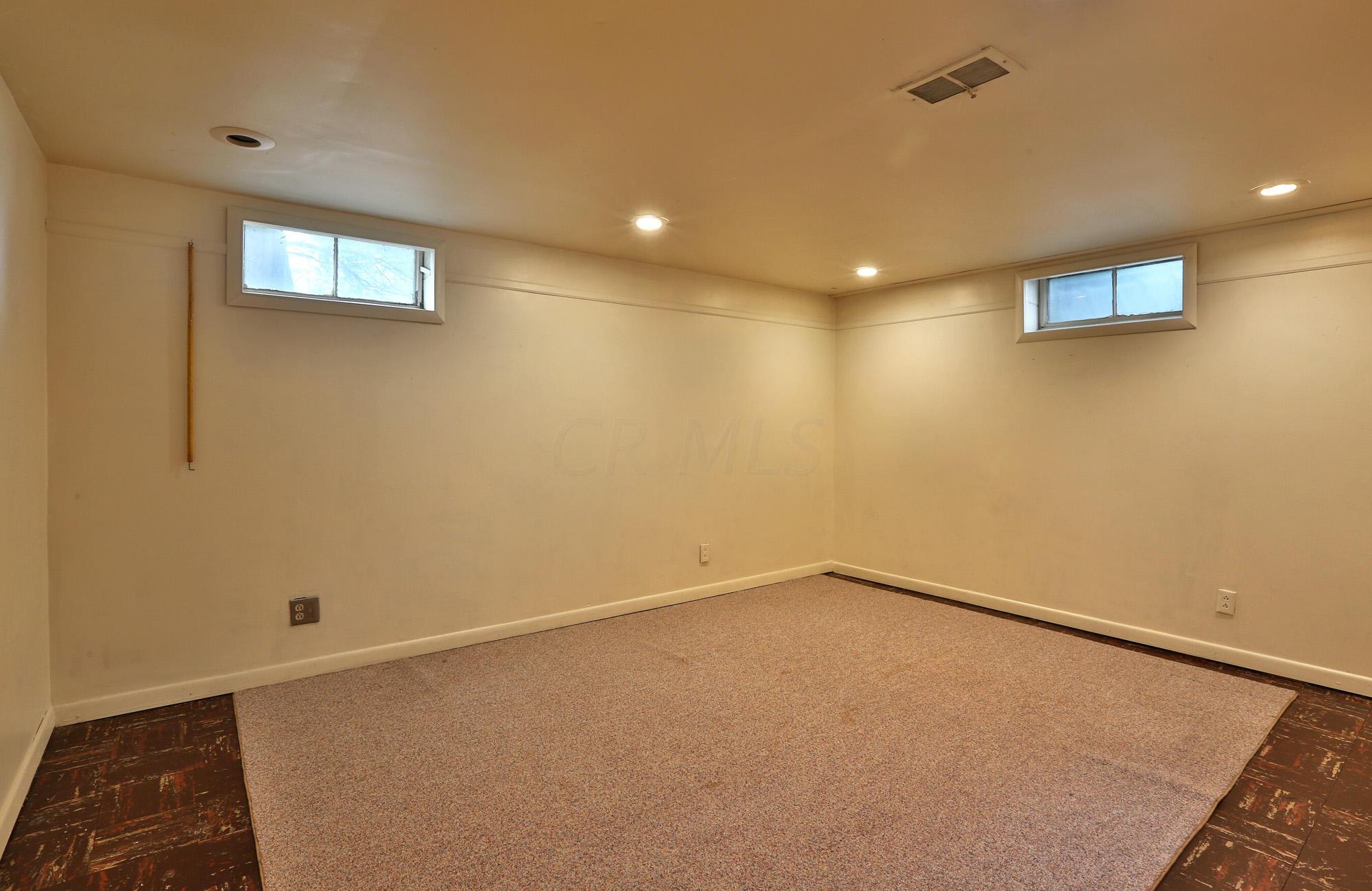 1892 Inchcliff Road Columbus, OH 43221 - Photo 28 of 37