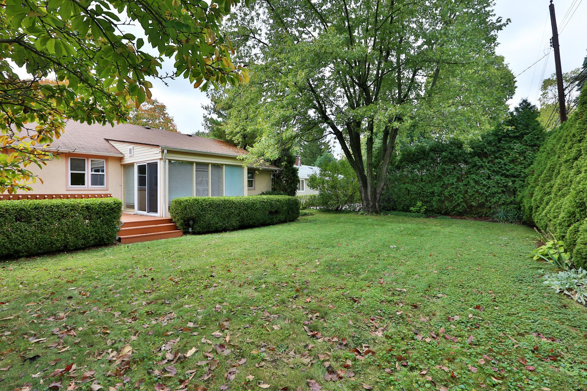 1892 Inchcliff Road Columbus, OH 43221 - Photo 35 of 37