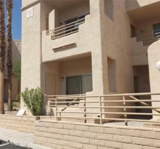 $186,900 | 2200 Highpointe Drive, Unit 201, Laughlin, NV 89029