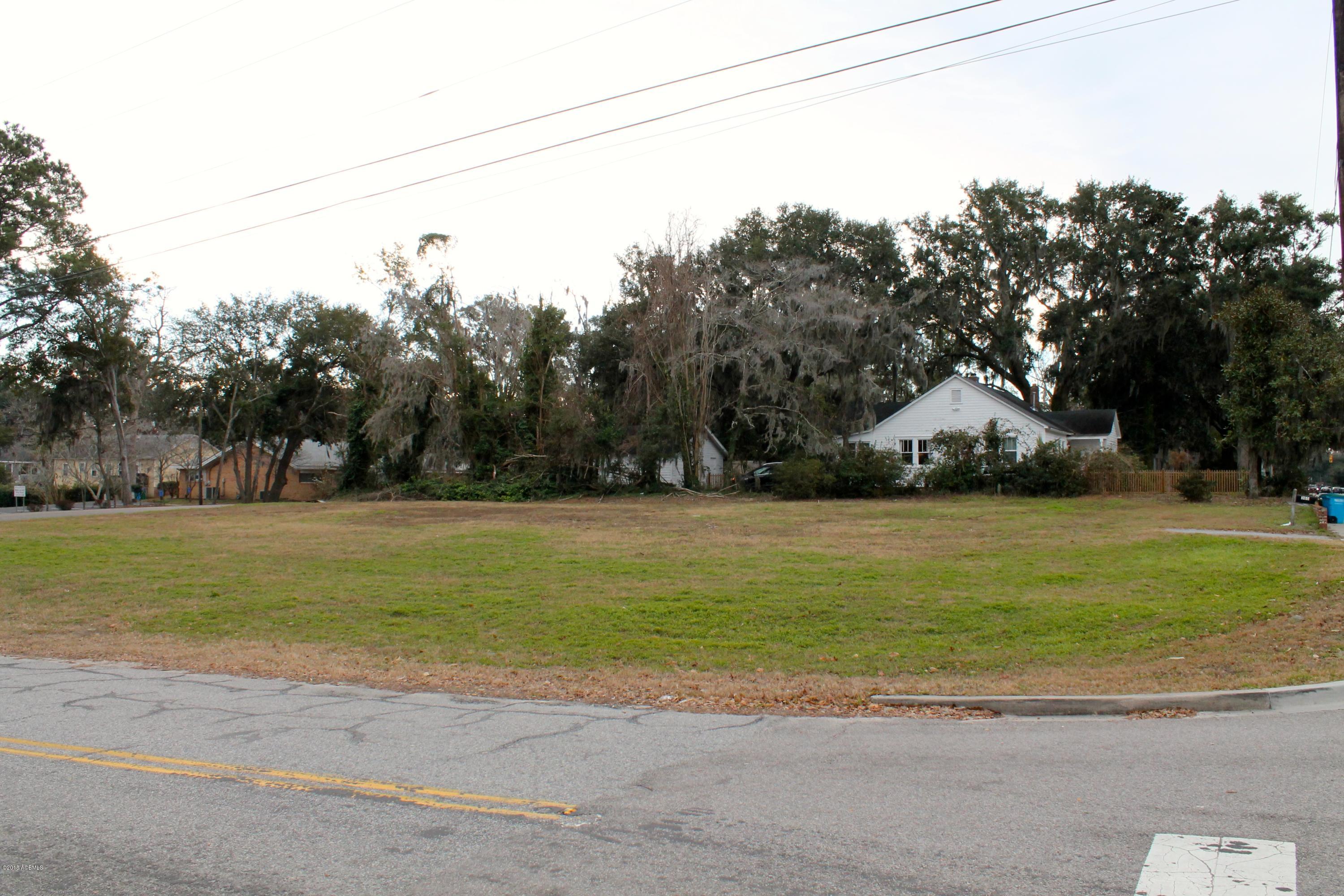 305 Ribaut Road Beaufort, SC 29902 - Photo 3 of 11 IMG_5927