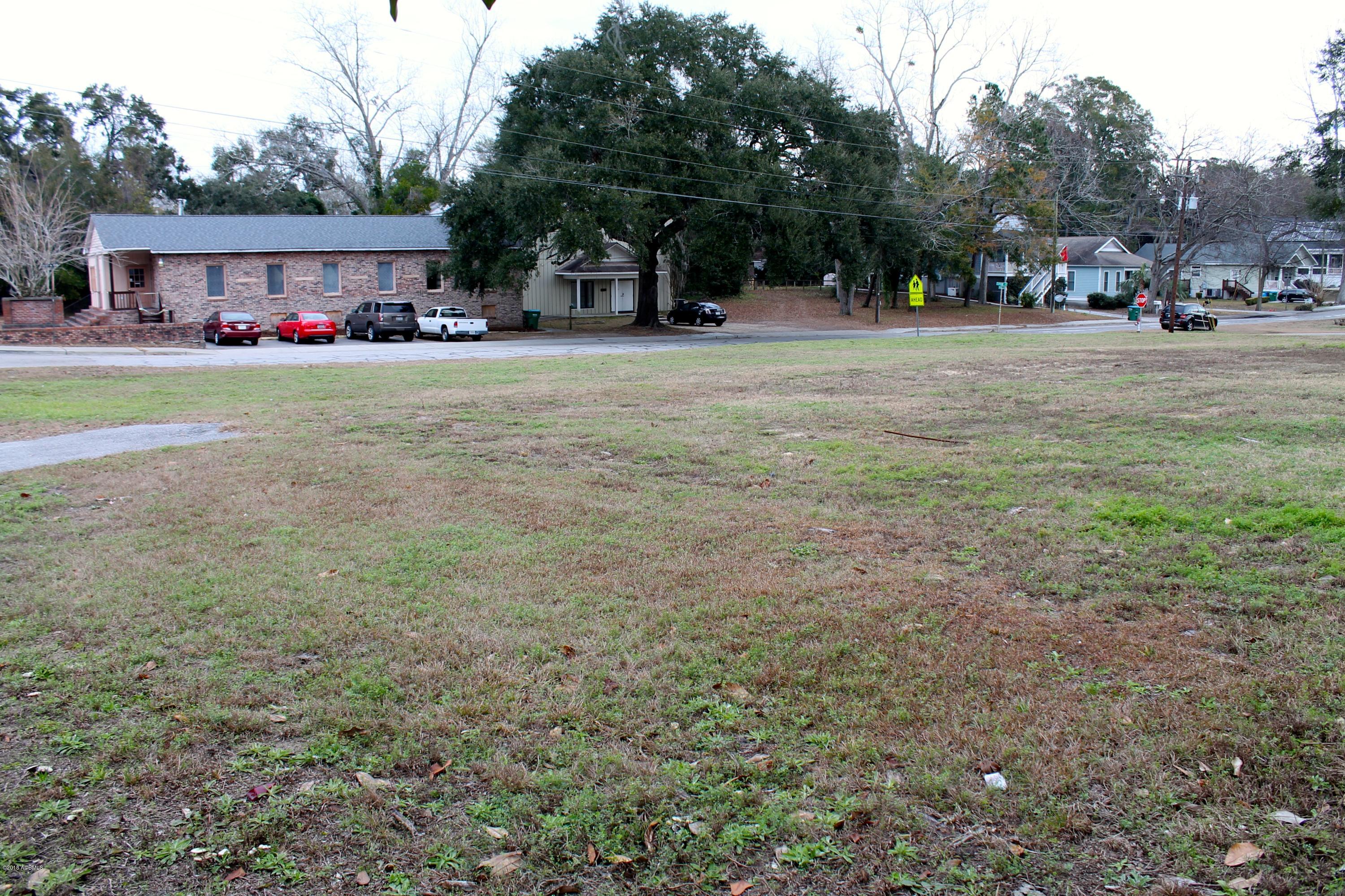 305 Ribaut Road Beaufort, SC 29902 - Photo 5 of 11 IMG_5929