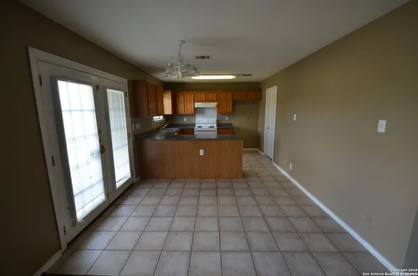 $1,600 | 9139 Laguna, Selma, TX 78154