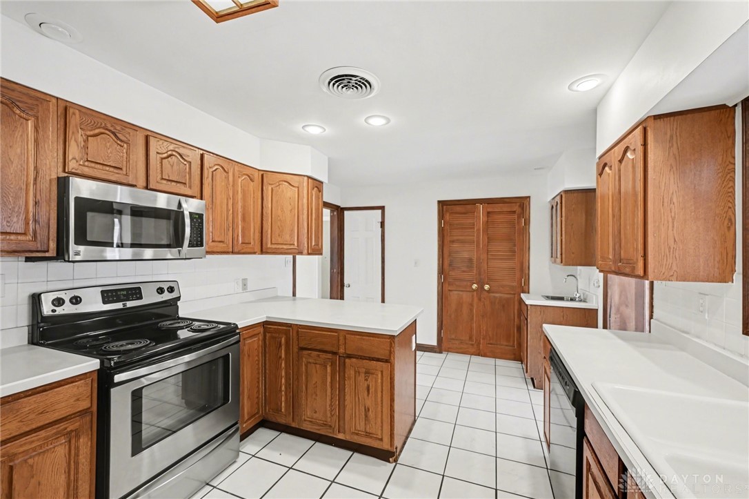 3025 Big Hill Road Dayton, OH 45419 - Photo 12 of 52