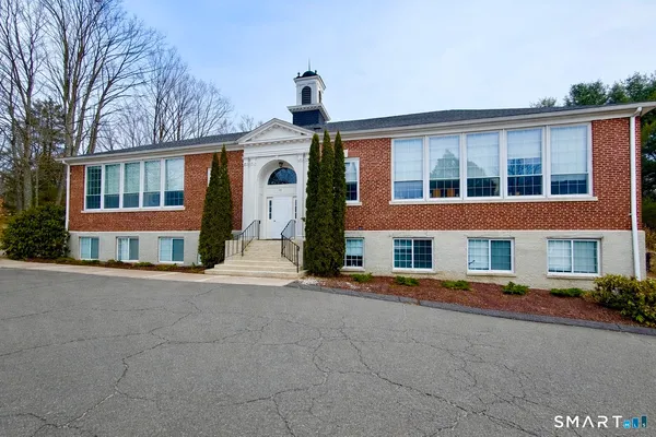 $1,935 | 114 Huckleberry Hill Road, Avon, CT 06001