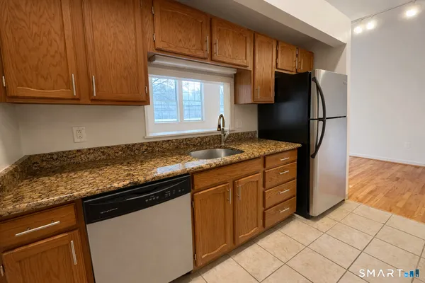 $1,935 | 114 Huckleberry Hill Road, Avon, CT 06001