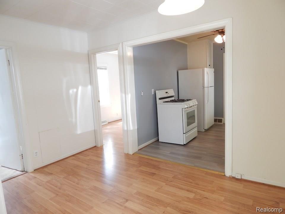 2008 Ridgemont Road Grosse Pointe Woods, MI 48236 - Photo 12 of 28