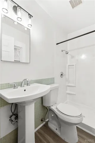 $219,900 | 11795 Old Halls Ferry Road, Florissant, MO 63033