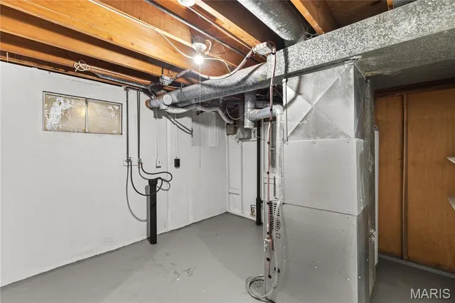 $219,900 | 11795 Old Halls Ferry Road, Florissant, MO 63033