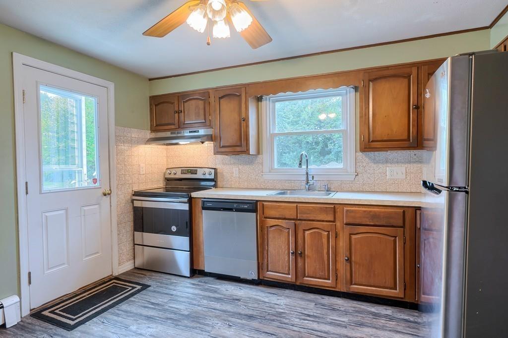 389 Hollis Road Lunenburg, MA 01462 - Photo 2 of 30 Gallery Image 2
