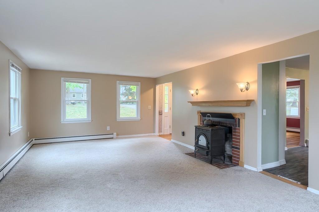 389 Hollis Road Lunenburg, MA 01462 - Photo 3 of 30 Gallery Image 3