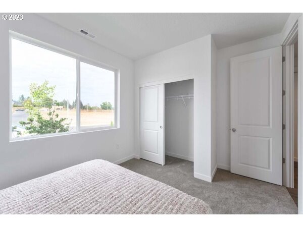 313 West 19th Street Lafayette, OR 97127 - Photo 16 of 18 a view of empty room with window