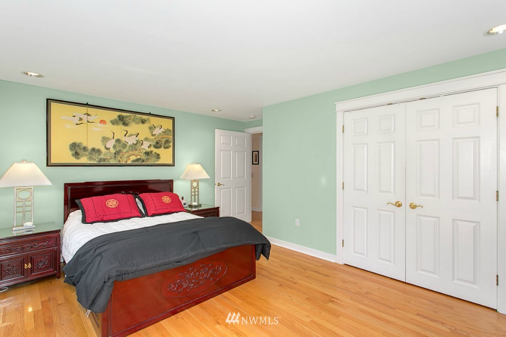 912 Main Street Edmonds, WA 98020 - Photo 15 of 24