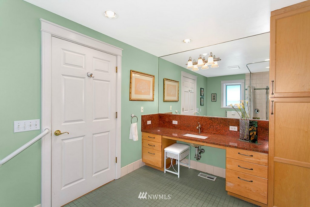 912 Main Street Edmonds, WA 98020 - Photo 16 of 24