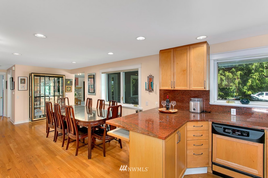 912 Main Street Edmonds, WA 98020 - Photo 8 of 24