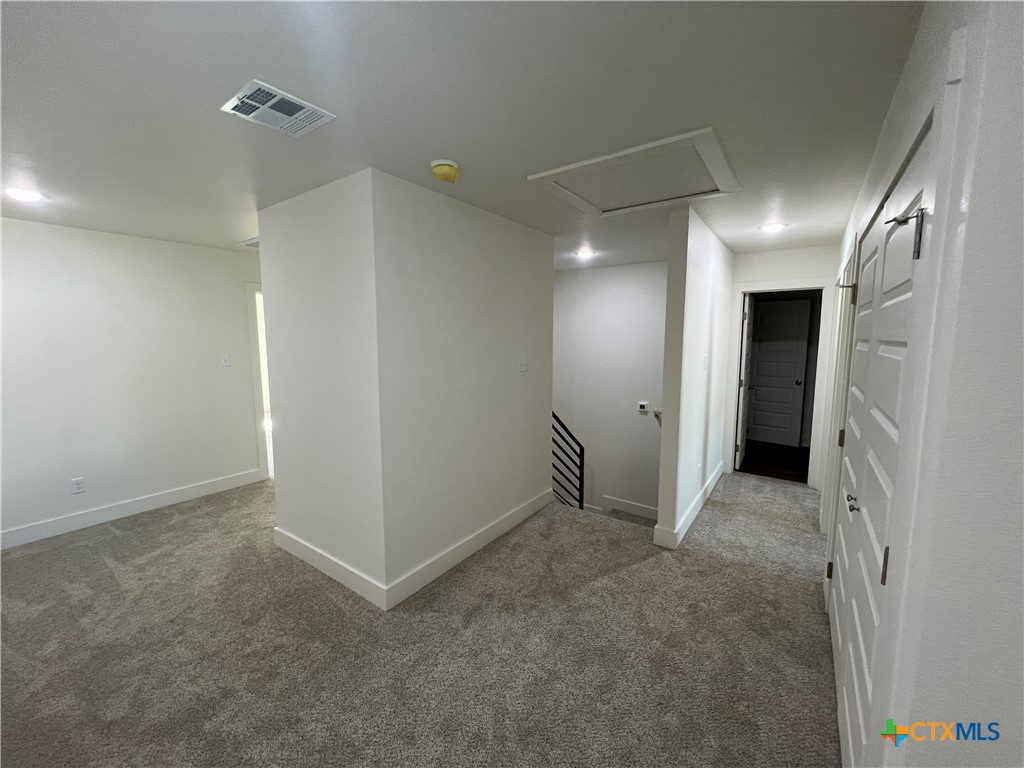 1822 Royal Loop Belton, TX 76513 - Photo 10 of 22 a view of an empty room