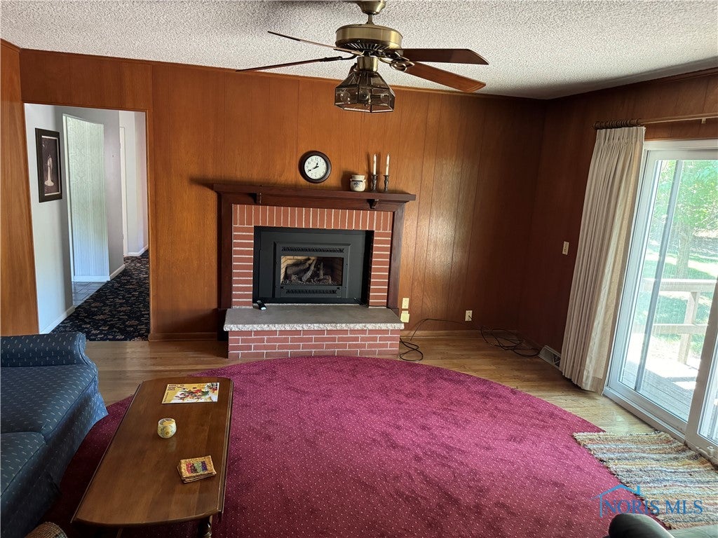 14268 County Road North Napoleon, OH 43545 - Photo 7 of 20 Family Room w/ gas fireplace