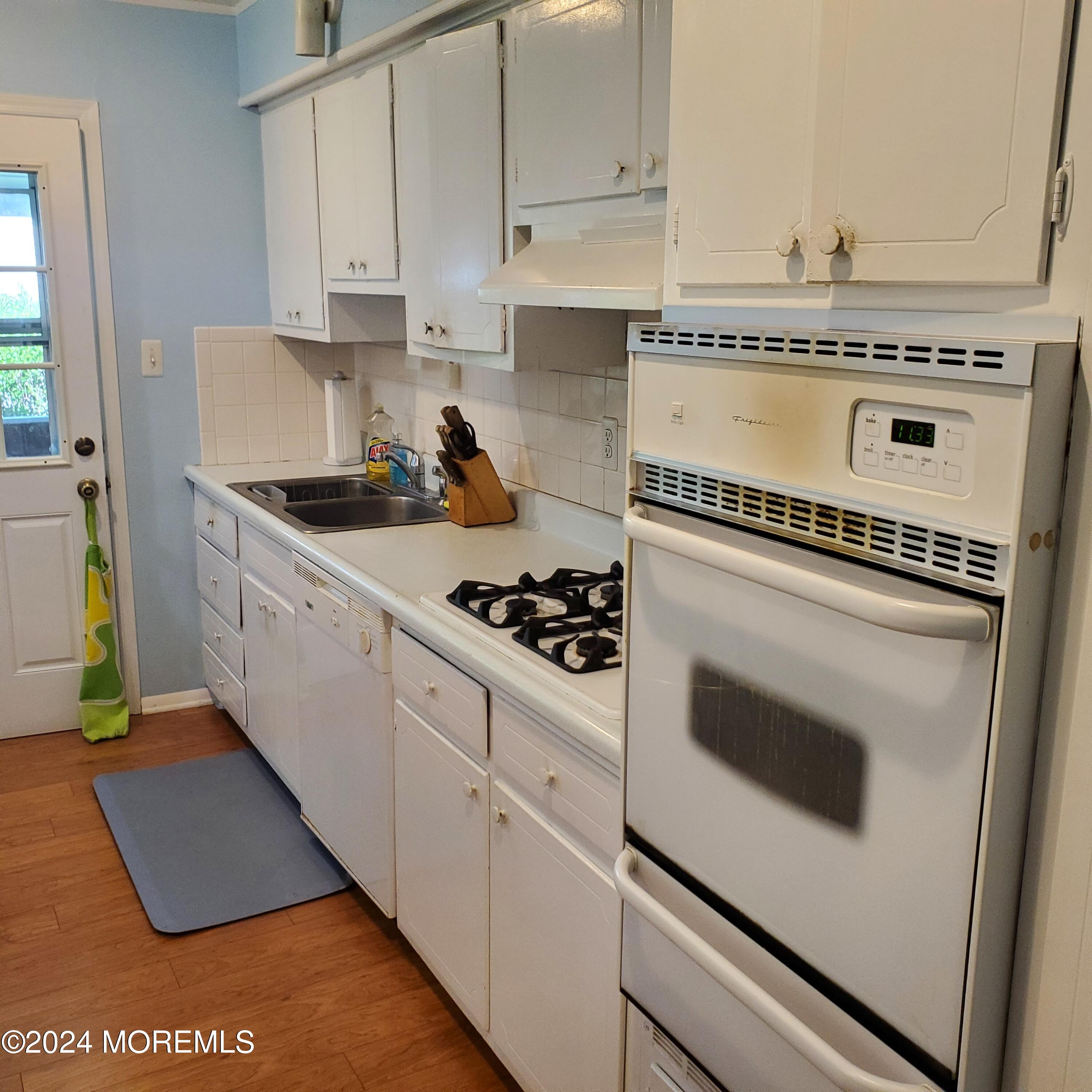 6 Jamestown Road Manalapan, NJ 07726 - Photo 11 of 34 20240822_113458