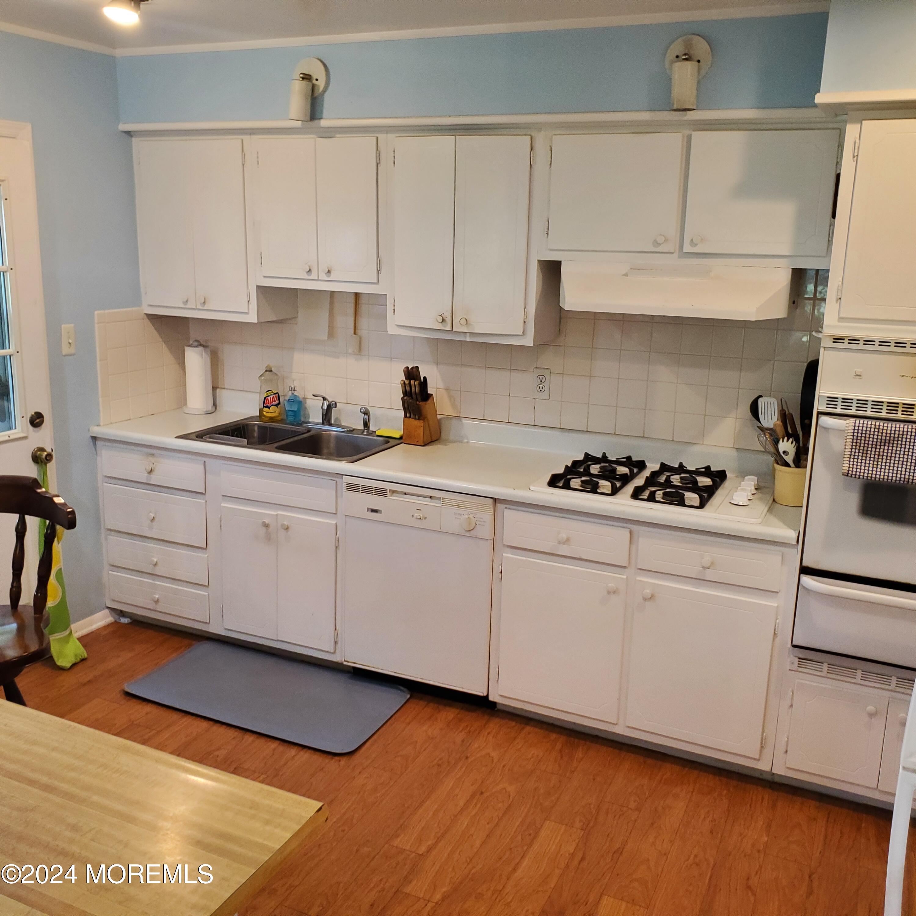 6 Jamestown Road Manalapan, NJ 07726 - Photo 12 of 34 20240822_113554