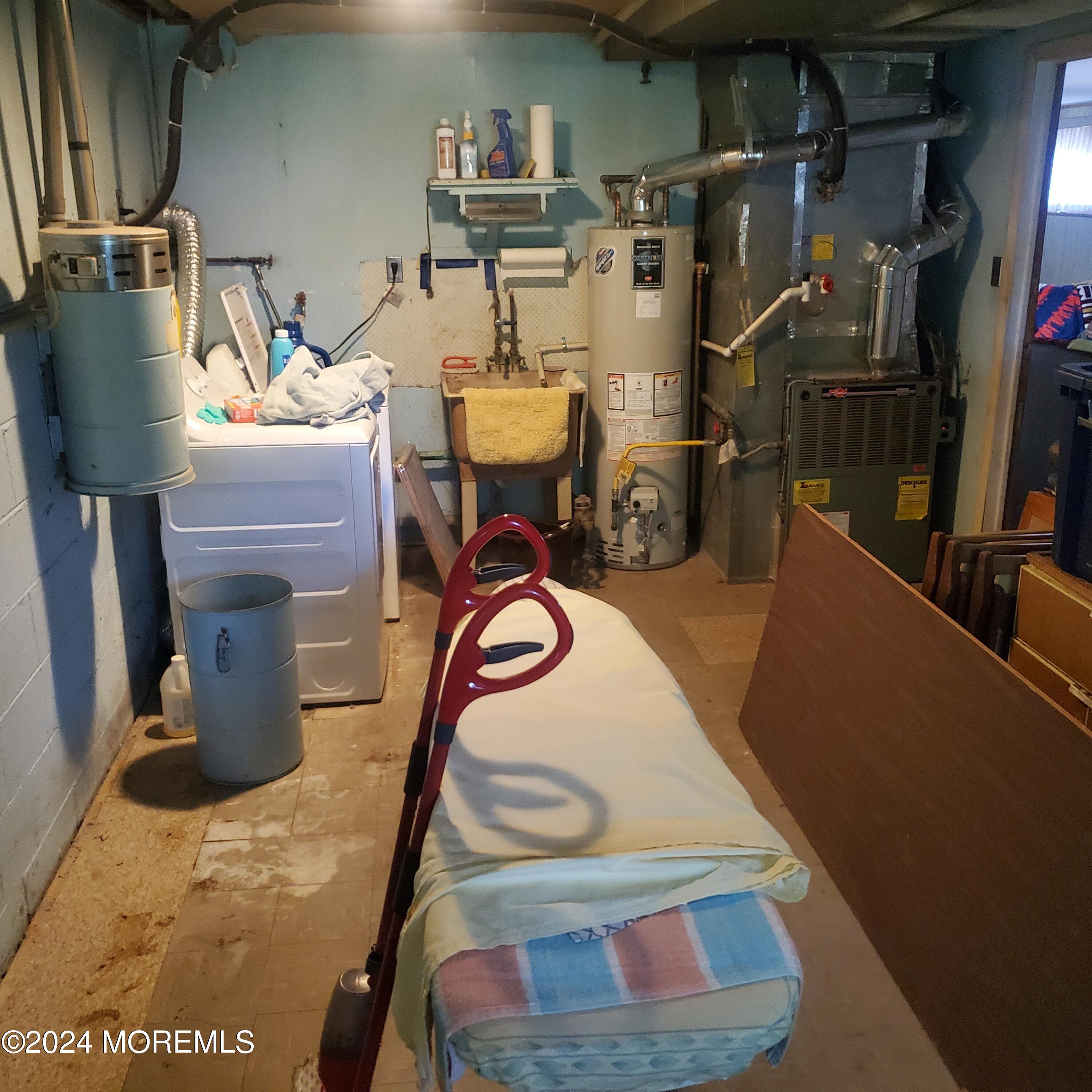 6 Jamestown Road Manalapan, NJ 07726 - Photo 28 of 34 20240822_112733