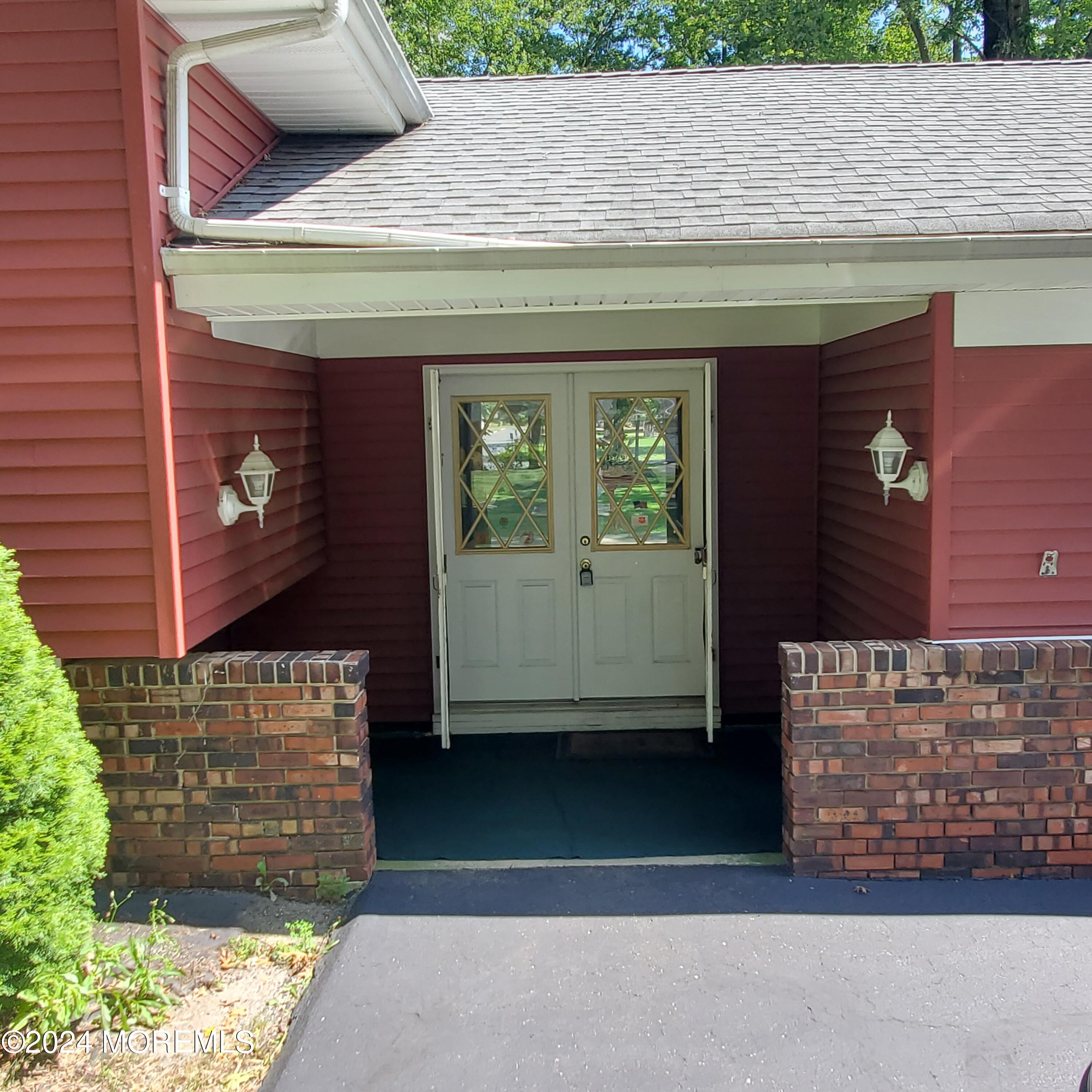 6 Jamestown Road Manalapan, NJ 07726 - Photo 3 of 34 20240822_115558