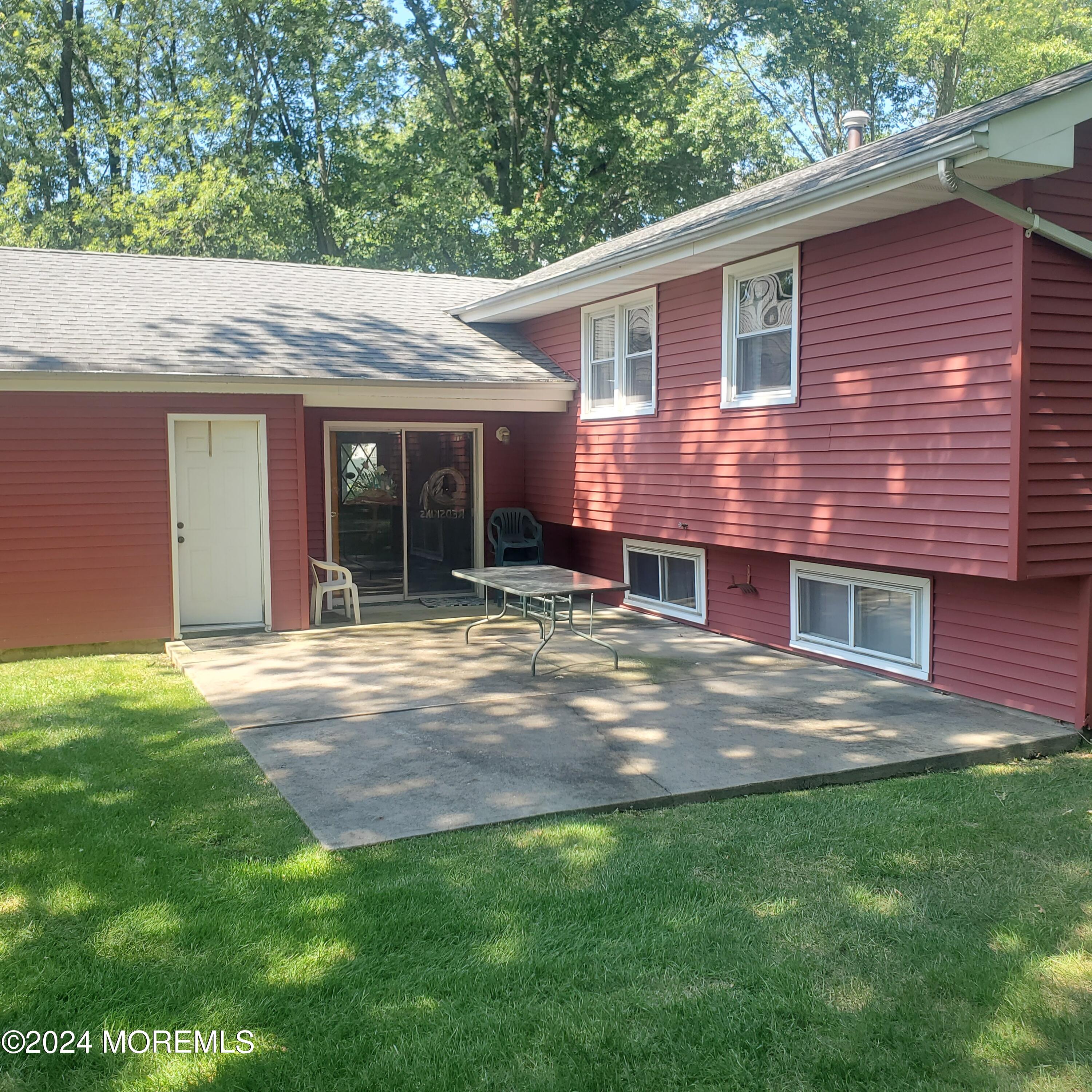 6 Jamestown Road Manalapan, NJ 07726 - Photo 32 of 34 20240822_113355