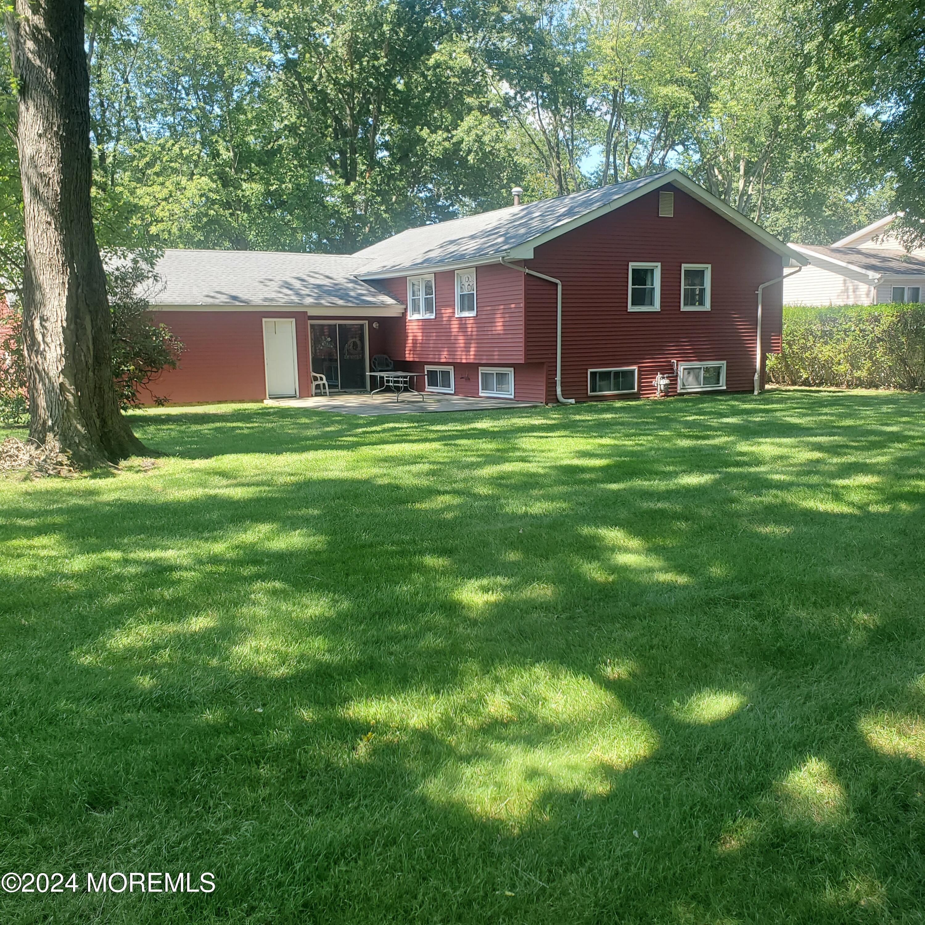 6 Jamestown Road Manalapan, NJ 07726 - Photo 33 of 34 20240822_113305