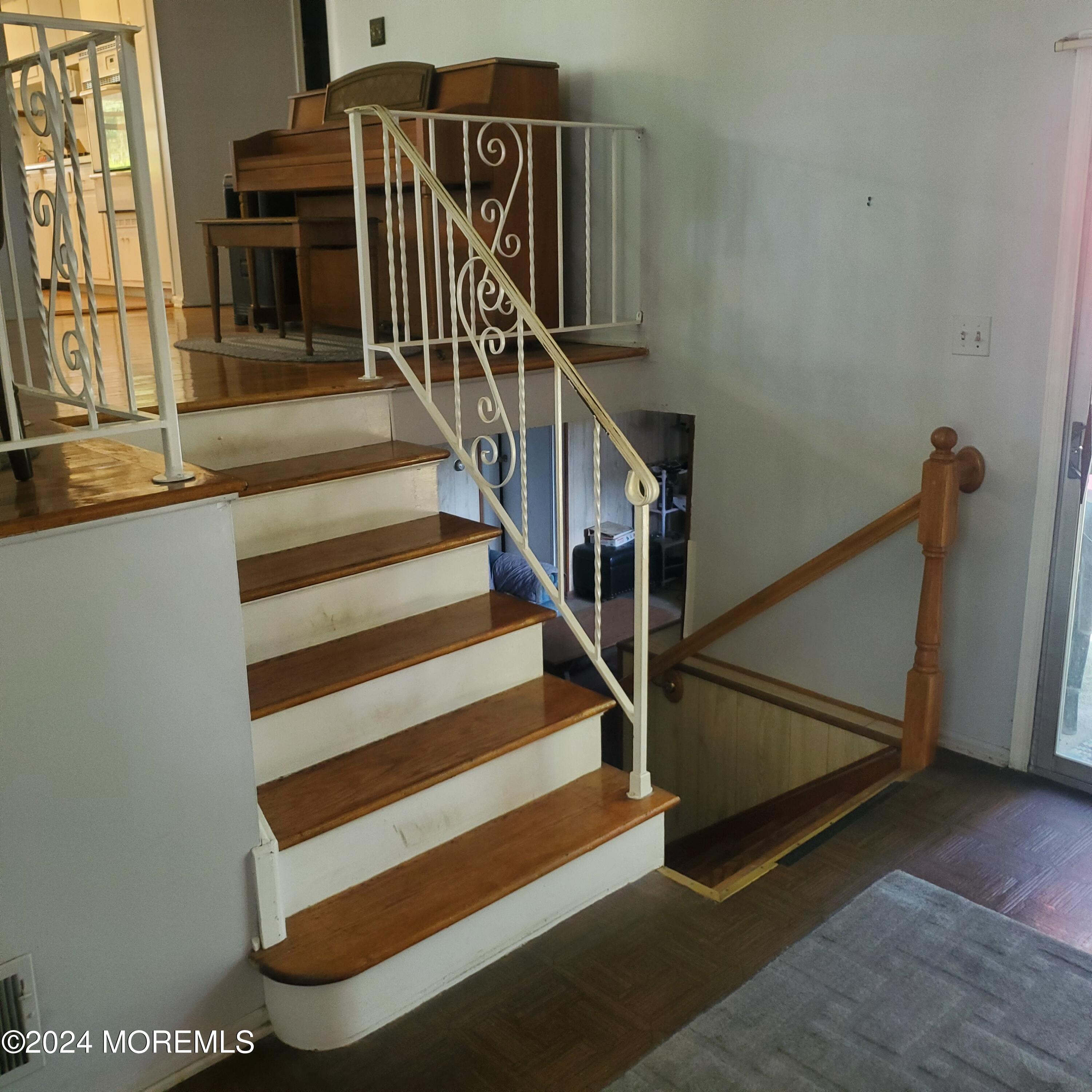 6 Jamestown Road Manalapan, NJ 07726 - Photo 6 of 34 20240822_113110