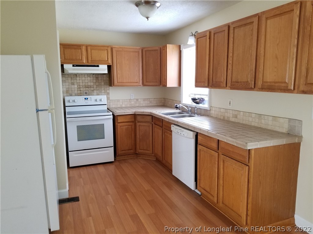 5728 Sagamore Road Hope Mills, NC 28348 - Photo 9 of 22 Gallery Image 9