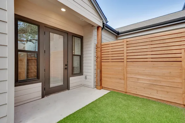 $1,810 | 1601-311 Mustang Drive, Granite Shoals, TX 78654