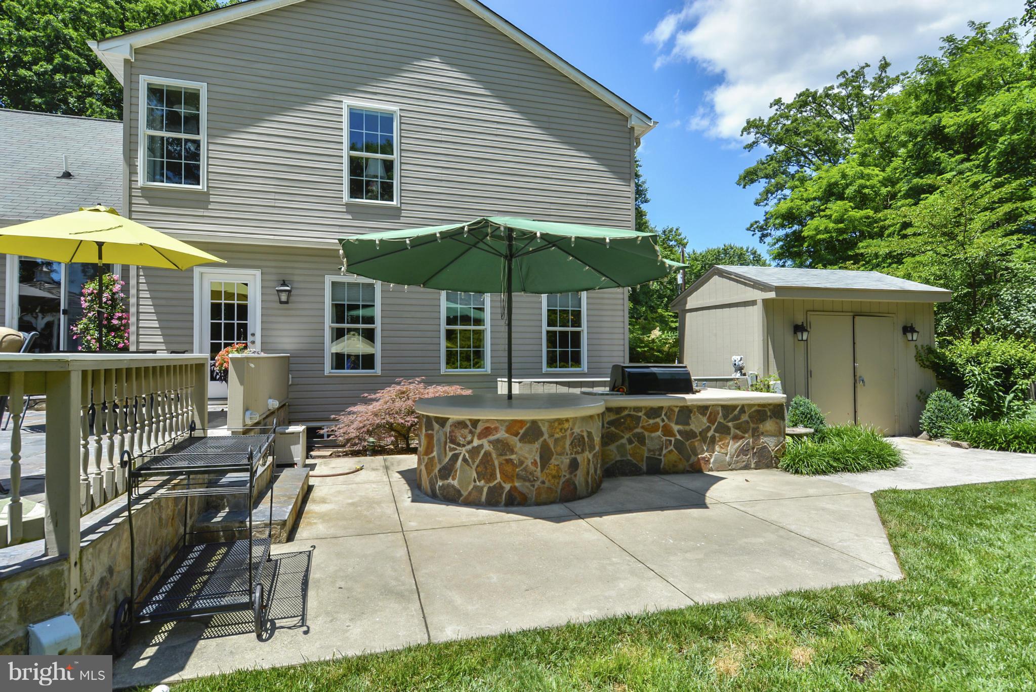 14631 Good Hope Road Silver Spring, MD 20905 - Photo 7 of 28 Outdoor Kitchen & Patio