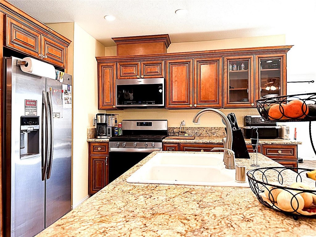 2972 Westchester Drive Riverside, CA 92503 - Photo 5 of 27