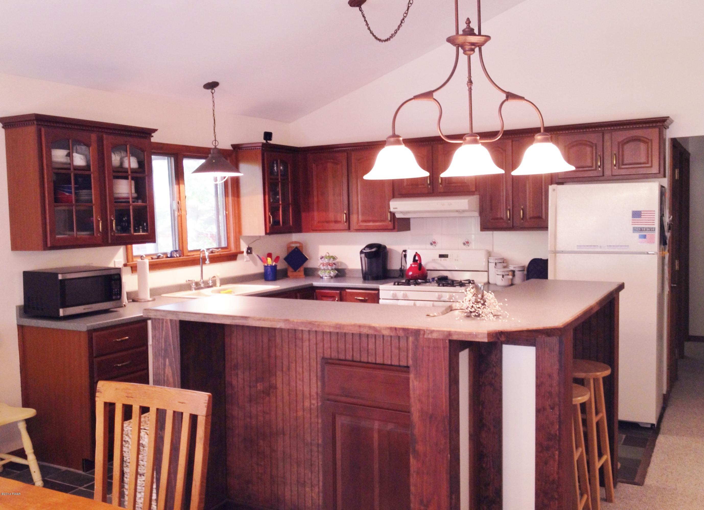 124 Stonehenge Road Milford, PA 18337 - Photo 2 of 52 Gallery Image 2