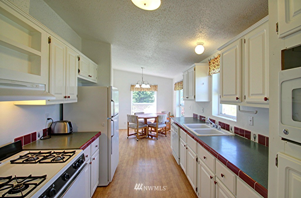 17551 Bennett Road Mount Vernon, WA 98273 - Photo 2 of 25