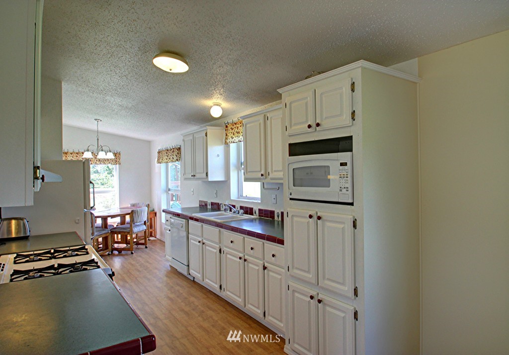 17551 Bennett Road Mount Vernon, WA 98273 - Photo 3 of 25