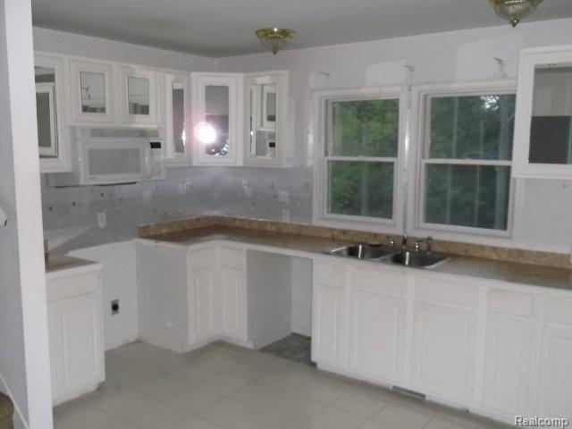 8190 Clinton River Road Sterling Heights, MI 48314 - Photo 6 of 9 7-17 221.jpg