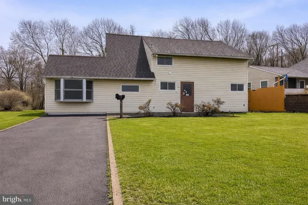 $399,000 | 64 Ruby Lane, Levittown, PA 19055