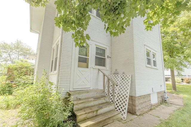 $155,000 | 902 White Street, Jackson, MN 56143